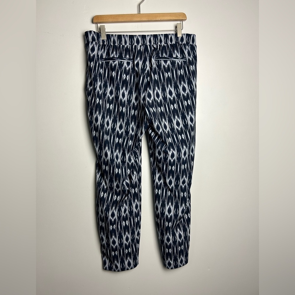 Athleta Joggers Pants Ikat Navy-White Patterned Outdoor Size 14 Comfortable - Picture 2 of 12